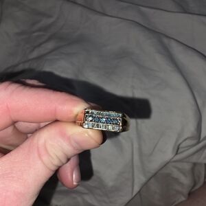 Elegant 14k Gold Ring Weighting At 7g And 3 Rows Of 2 Carets Of Blue Diamonds